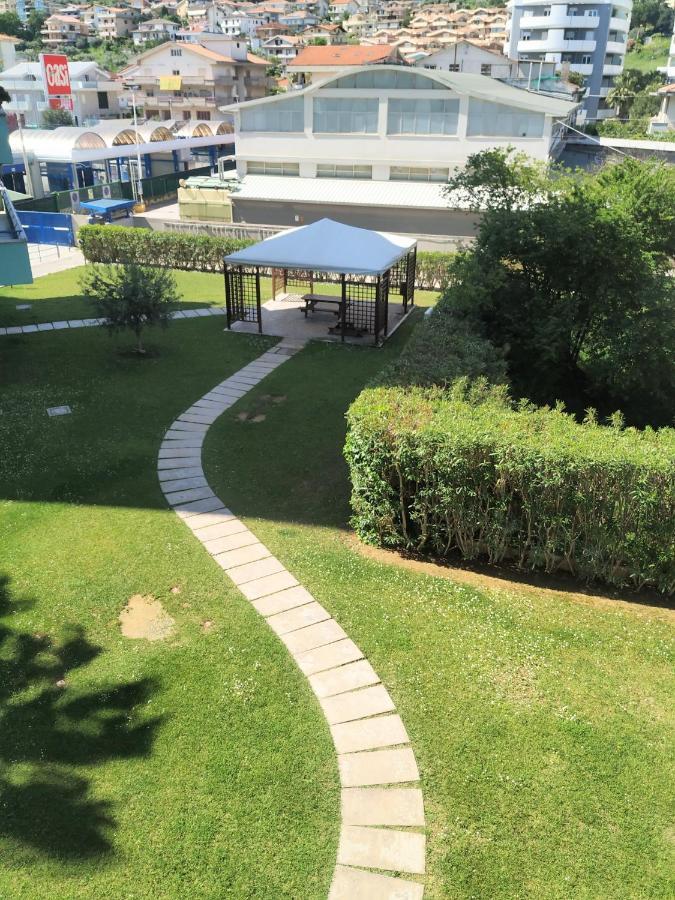 Appartamento Le Palme Montesilvano Marina Buitenkant foto